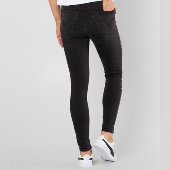 NEW!!!!! LEVI’S PREMIUM Women's Black Studded Jeans - Picture 7 of 7